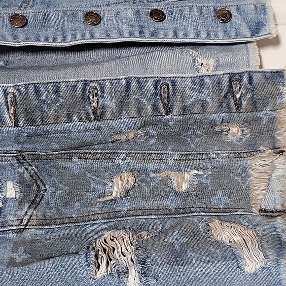 💙BRAND NEW JEAN JACKET - Picture 2 of 3